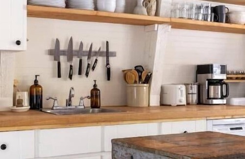 Sunshine Valley Cabin | The Moosewood - Sunshine Valley Retreat