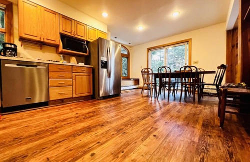 Stratton Mountain House | The Mountain Escape!