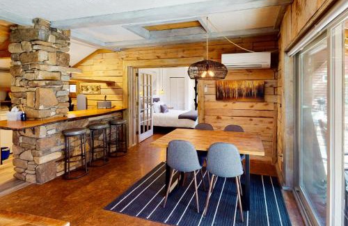Horse Shoe House | The Mountain Perch