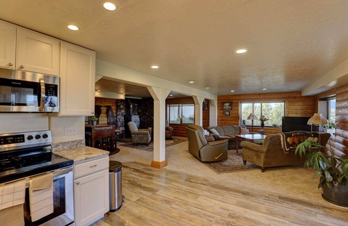 Sheridan Apartment | The Mountain View Walk Out , Truly Panoramic View