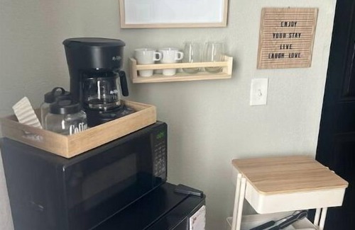 East Tampa Apartment | The M’s Cozy Corner
