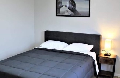 Killeen House | THE MUSTANG Spacious Home 4Rooms 2Bath SmartTV 3