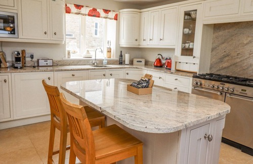 Acklington Cottage | THE MUSTARD POT, pet friendly, with open fire in Acklington
