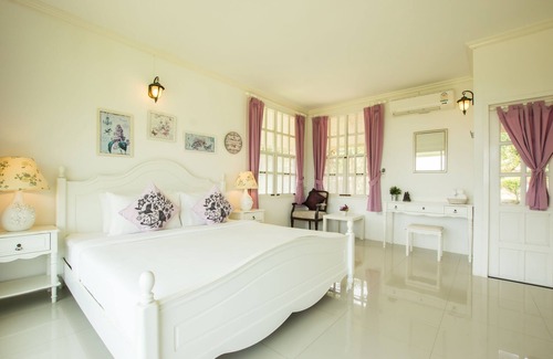 Thap Sai Hotel | The Natural Garden - Khao Soi Dao -