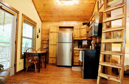 Newnata Cabin | The Natural Treehouse Retreat 87 Getaway