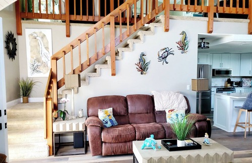 Hudson House | The Nauti Mermaid