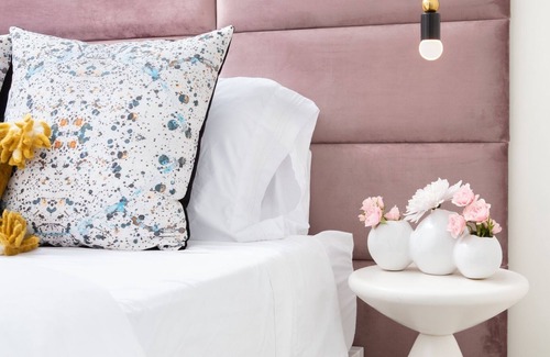 Park West Hotel | The Neighborhood Hotel - Lincoln Park 202 - One Bedroom w/Patio