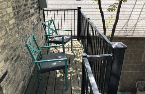 Park West Hotel | The Neighborhood Hotel - Lincoln Park 202 - One Bedroom w/Patio
