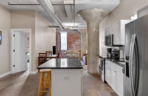 Downtown Apartment | The Nelson Lofts - Unit 4 (2 BR)