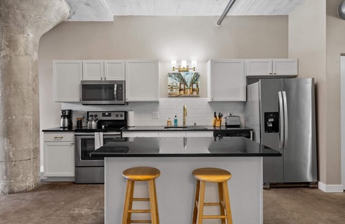 Downtown Apartment | The Nelson Lofts - Unit 4 (2 BR)