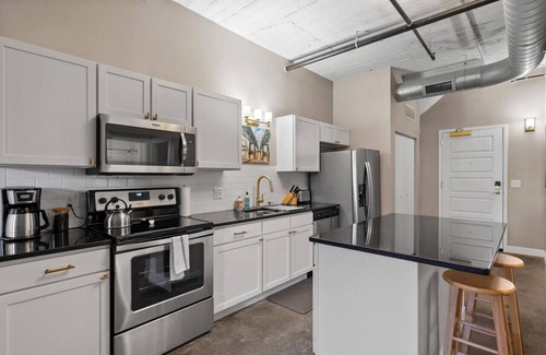 Downtown Apartment | The Nelson Lofts - Unit 4 (2 BR)