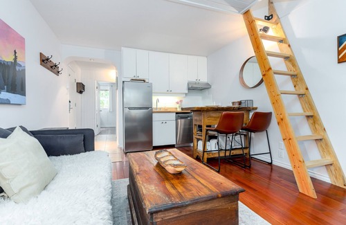 Whistler Creekside House | ❄︎The Nest❄︎ | 1 BR 5 Min Walk to Creekside Gondola | Mountain Rustic Chic