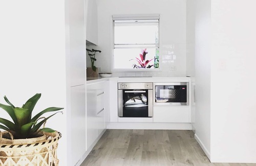 Noosa Heads Apartment | The Nest - 5 minute walk to Hasting Street and Noosa Main Beach