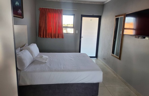 Vosloorus Bed & Breakfast | The Nest B&B