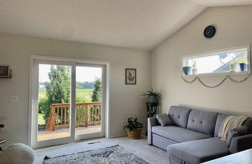 North Mankato House | The Nest- Comfortable Retreat,nOpen backyard, spacious, clean!