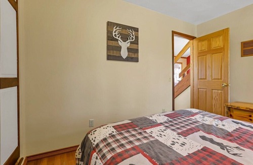 Amanda Cabin | The Nest (Hocking Hills Area)