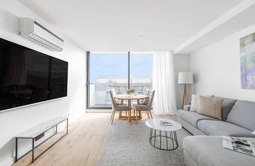 Port Melbourne Apartment | The Nest on Nott - Pure Port Melbourne Bliss