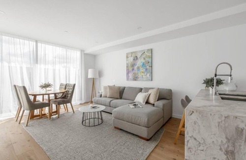 Port Melbourne Apartment | The Nest on Nott - Pure Port Melbourne Bliss