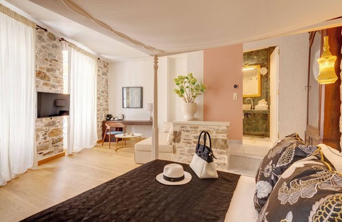 Ermoupoli House | THE NESTORIAN HOUSE