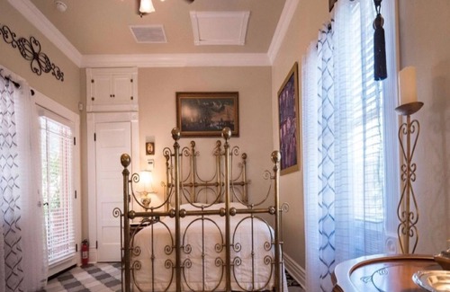 Downtown Tucson House | The New Orleans Room located in Downtown Tucson