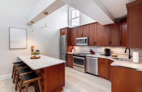Yachting Village House | The Newport Lofts – 543 Thames Street