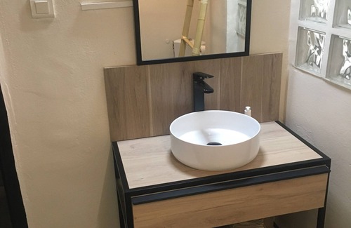 Vendargues Bed & Breakfast | The Nico Zen Home Workshop