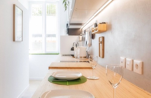 Quartier Chorier-Berriat Apartment | The Nicolas - Air Conditioned, Station, Business School, City Center - Recently Renovated