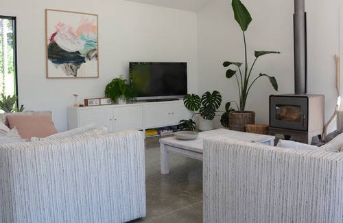 Muriwai House | The Nikau Ranch House at Muriwai Beach