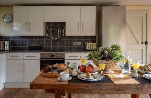Newton Ferrers Cottage | The Nook - a cottage that sleeps 4 guests in 2 bedrooms