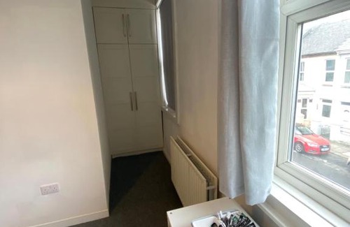 Plymouth House | The Nook En-suite Room