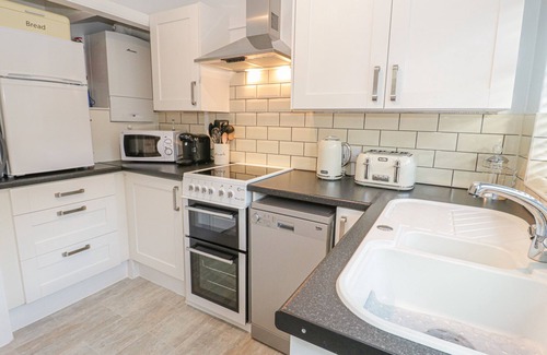 Rhos on Sea Cottage | THE NOOK, family friendly, country holiday cottage in Colwyn Bay
