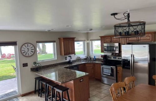 Wauksaukee House | The Noquebay Hideaway