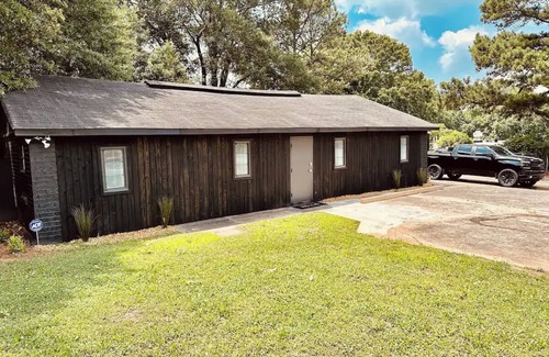 Sylvan Hills House | The Nordic Haven ATL - HOT TUB - 7 bedroom - 5000 sq ft - Near Beltline