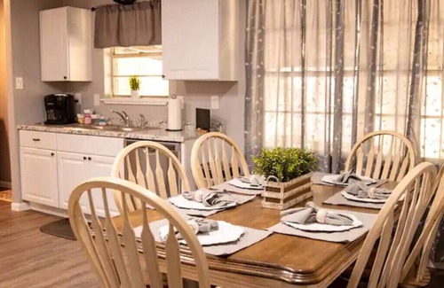 Denison House | The Oak on Amsden