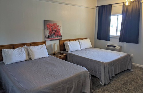 Sterling Hotel | The Oakwood Inn