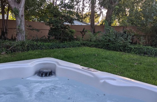 Carlsbad House | The Oasis: Guesthouse w/Lush Shared Yard & Hot Tub- Great Location!