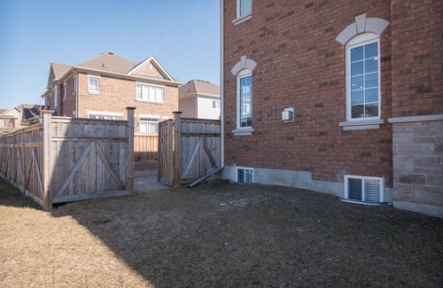 Bowmanville House | The oasis is equipped to make your stay unforgettable!