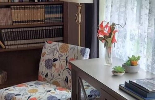 Thunderbolt House | The Oasis-minutes from Beach and Downtown