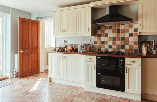 Littlebourne House | The Oast a beautiful Grade 11 listed, converted Oast on the old village green