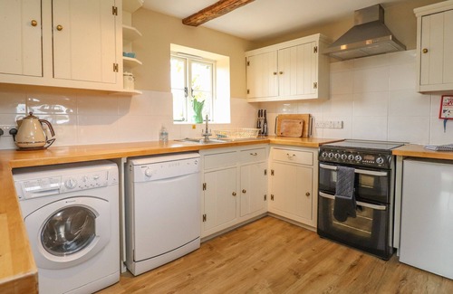 Maidstone Cottage | THE OAST, family friendly, character holiday cottage in Hollingbourne