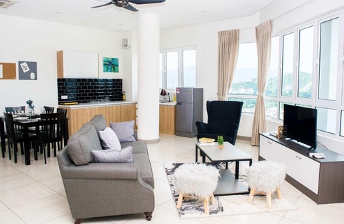Taman Jubilee House | The Octagon Ipoh by Plush