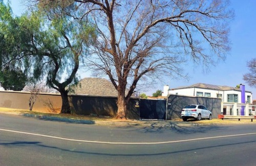 Greater Johannesburg Metropolitan Area Apartment | The Ogans Oasisnn