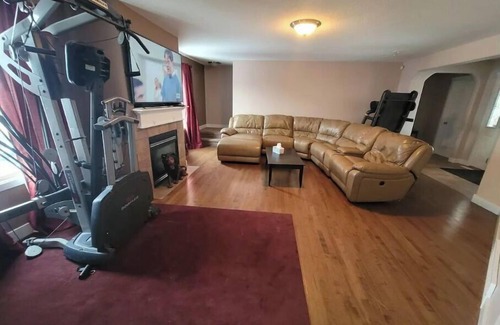 Timberlea House | The Oilsands Manor