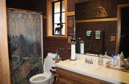 Pine Mountain Club Bed & Breakfast | The Old Bear BnB