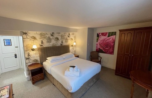 Warminster Hotel | The Old Bell Inn