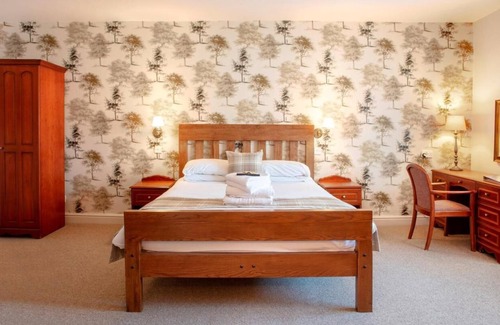 Warminster Hotel | The Old Bell Inn