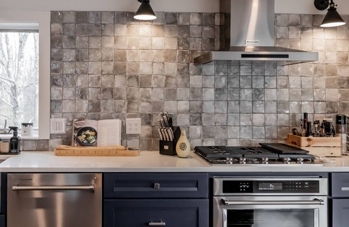 New Gloucester House | The Old Bell Tavern - Luxury in the Countryn3BDR w/AC and fantastic deck!