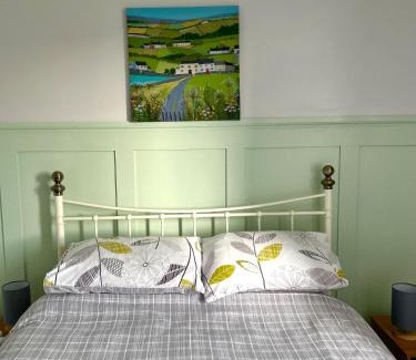 Llanhamlach Bed & Breakfast | The Old Ford inn