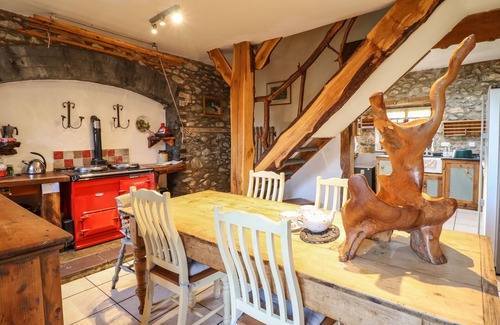 Henryd House | THE OLD GRANARY, pet friendly, character holiday cottage in Conwy