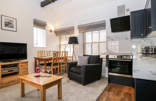Keswick Cottage | THE OLD HAYLOFT, romantic in Keswick